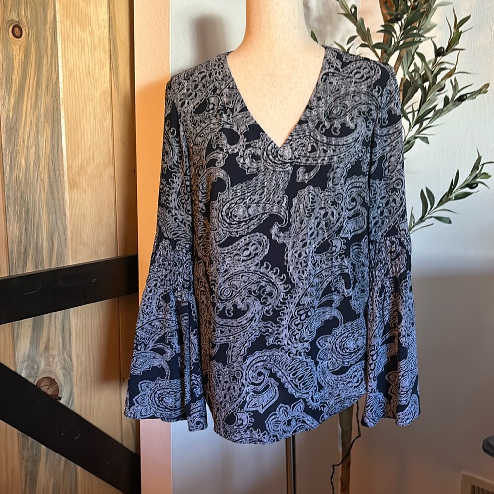 Michael Kors Bell sleeve v neck blouse size small